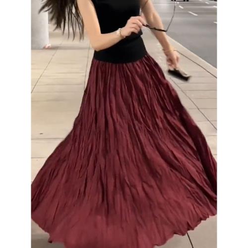 酒紅色肌理感褶皺大擺半身裙女2024年春季百褶垂感顯瘦a字裙傘裙