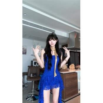 IWIIIU 克萊因藍蕾絲飄帶無袖抹胸性感不規則流蘇修身連衣短裙ins