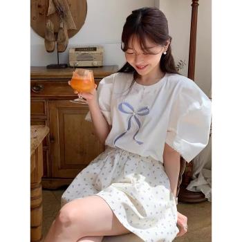 韓國chic夏季小眾設計感圓領珍珠裝飾蝴蝶結印花百搭泡泡袖T恤女