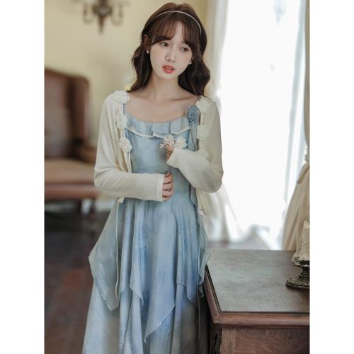 春夏季新款玫瑰收腰顯瘦吊帶連衣裙+杏仁白手工玫瑰氣質開衫套裝