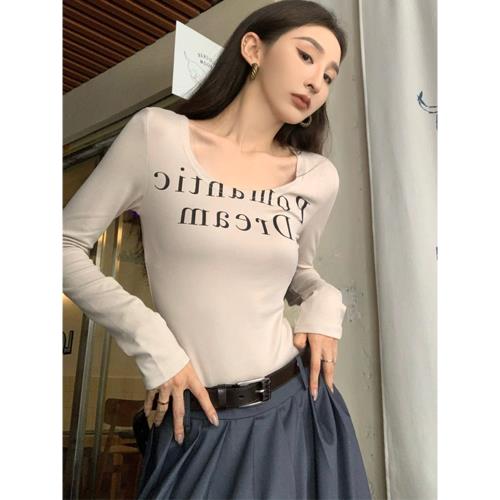 大碼胖mm字母u領長袖t恤女春季辣妹純欲風修身顯瘦內搭打底上衣潮