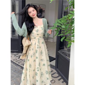 胖妹妹高階感綠色碎花吊帶連衣裙女長袖防曬開衫氣質顯瘦兩件套裝