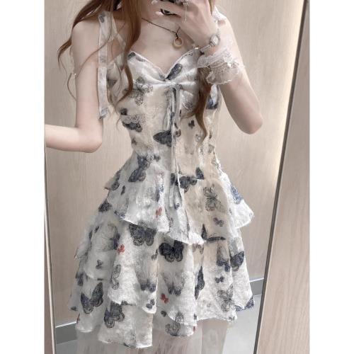 藝術生奶呼呼短裙2024夏季迪士尼穿搭不規則荷葉邊碎花吊帶連衣裙