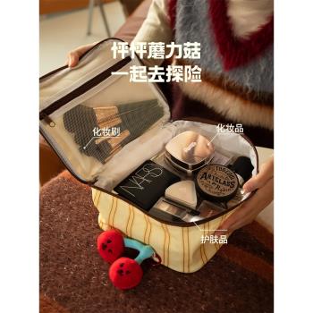 半房原創化妝包新款大容量旅行收納袋口紅護膚品便攜分割槽洗漱包女