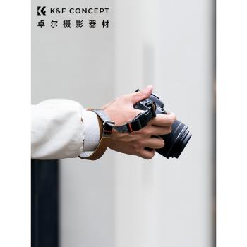 KFCONCEPT卓爾微單單反相機手腕帶適用佳能M6富士XT5索尼6400 A7RM3/4 A7M3尼康Z9理光GR3X快拆手繩