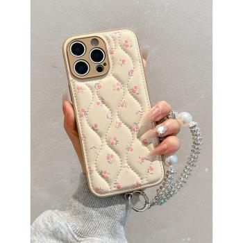 立體波浪小碎花適用iPhone16Pro手機殼蘋果15Promax新款皮質14Plus小香風高階感13鏡頭全包12防摔外殼11手鏈