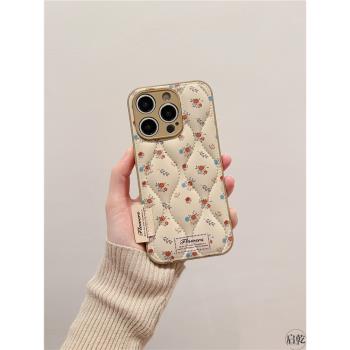 啟乾 秋冬韓風羽絨服花朵iPhone16/15手機殼適用蘋果14/13promax皮質硬殼12/11美拉德高階感小眾新款防摔全包