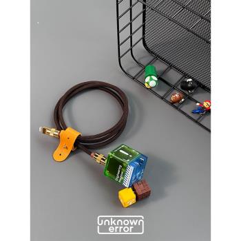 為您的 Apple iPhone 8 量身打造，Tech21 Evo Elite 透明保護套採用高品質 TPU 材質，提供全方位防摔防刮保護。歐美風格設計，輕薄透明不黃化，完美貼合 iPhone 8/7/7 Plus 機身，確保觸控靈敏與相機無阻礙。優質英國品牌 Tech21，守護您的 iPhone 8 手機安全，提升使用體驗。適合日常通勤與戶外活動，買 iPhone 8 保護殼就選這款！