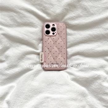 SHERRY*ins風溫柔甜美粉色羽絨波點適用於蘋果16ProMax手機殼iPhone15Pro小眾少女心14簡約13小清新氣質秋冬