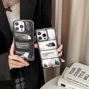 潮牌露營北面羽絨服蘋果16ProMax手機殼新款適用iPhone15promax秋冬款男女情侶新款14保護套12防摔13個性創意