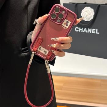 適用蘋果16手機殼新款iphone16promax秋冬小羊皮15plus全包鏡頭14Pro手繩手鏈13pm紅色不撞款12防摔11軟殼lv