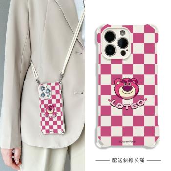 【Disney正版】適用iPhone16promax手機殼格紋草莓熊蘋果16超火卡通15斜挎可背15promax可愛16Pro矽膠全包女