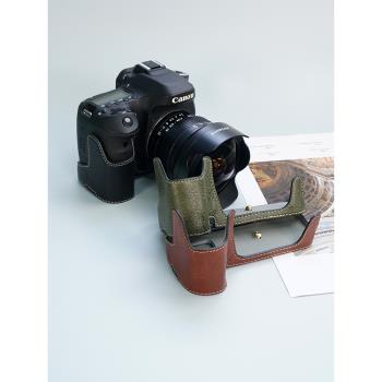 合適佳能EOS 80D相機包90d復古荔紋底座收納包CANON 80d防撞皮套