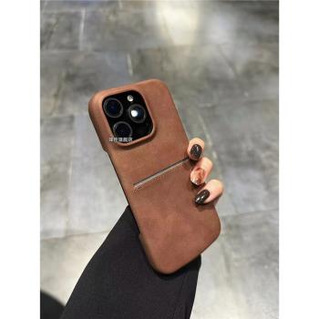 沙漠棕適用蘋果16promax手機殼膚感羊巴皮卡套證套iPhone15ProMax外殼簡約復古14商務高階plus男女款13秋冬12