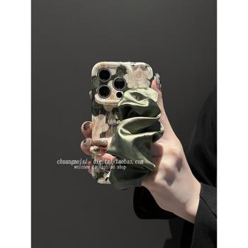 智格 復古綠色花朵腕帶適用於蘋果15pro手機殼iphone14promax小眾13promax個性女款16pro防摔15保護套13斜挎