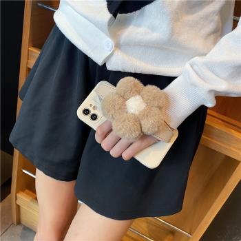 秋冬毛絨花腕帶蘋果16手機殼14Pro防摔iphone13promax軟殼11支架12女xsmax矽膠xr手腕帶8plus個性15白色mini