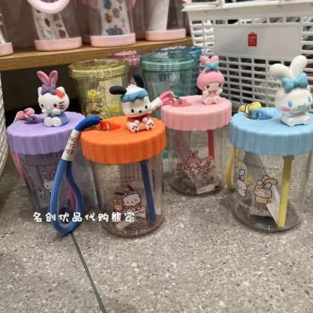 名創優三麗鷗提繩吸吸樂隨行杯吸管杯擺件塑膠水杯便攜帕恰狗