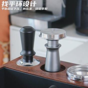 新款意式咖啡機手柄壓粉器不銹鋼布粉器粉餅平衡雙彈簧彈力粉錘