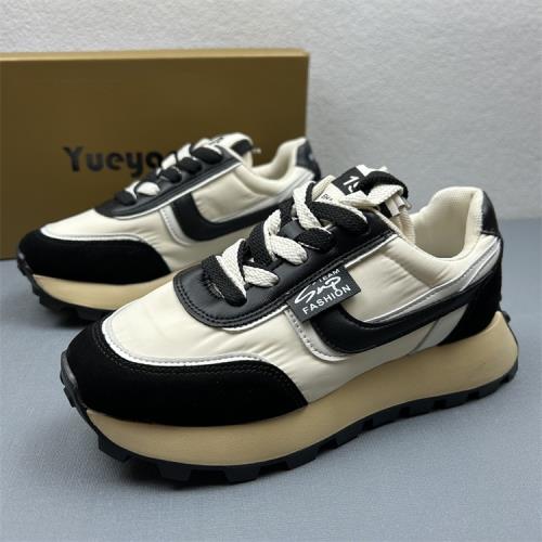 月芽兒春季新款運動鞋防滑輕便系帶休閑學生單鞋女磨砂豬皮健步鞋