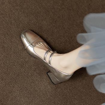 復古瑪麗珍鞋粗跟一字扣帶淺口小皮鞋 High heeled leather shoes