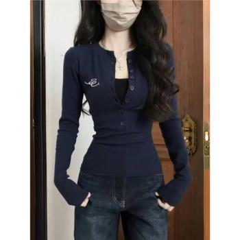 正肩紐扣純棉長袖T恤女春秋內搭短款打底衫美式辣妹修身顯瘦上衣