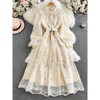 法式復古宮廷風禮服重工刺繡木耳邊修身長款蕾絲裙高階精緻連衣裙