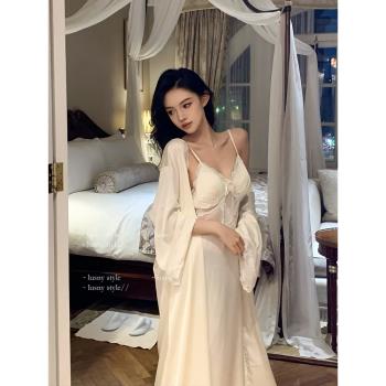 鹿叔:南法優雅*性感睡衣女春秋法式蕾絲鏤空帶胸墊冰絲吊帶睡裙夏