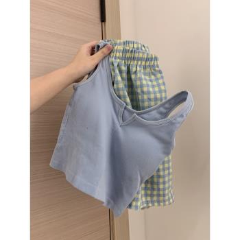2024年甜美帶胸墊吊帶睡衣女夏季背心格子短褲棉質家居服套裝外穿
