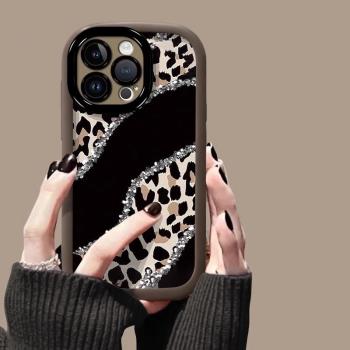 碎鉆棕白豹紋適用蘋果16手機殼新款15輕奢14創意iPhone13個性14pro矽膠11PROMAX高階12mini情侶12plus防摔套