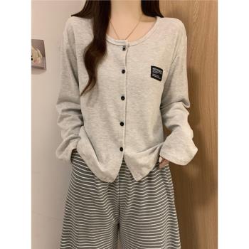 睡衣女款秋冬季加厚綿羊絨2024新款高階感條紋德絨淺灰開衫兩件套
