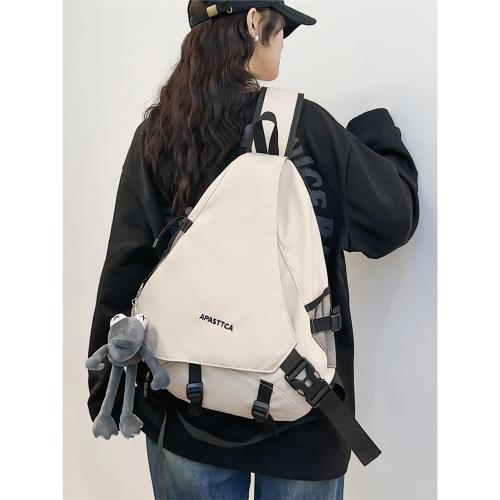 胸包男生新潮酷時尚戶外運動防水騎行包女機車風大容量斜挎后背包