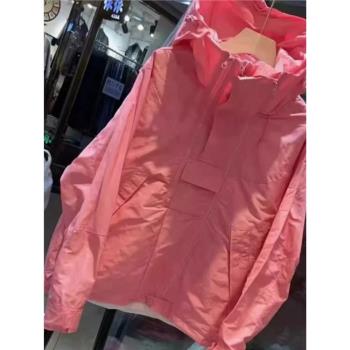 法單外貿原單出口品牌剪標尾單連帽沖鋒衣女超好看粉色外套風衣