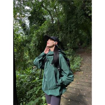 綠色沖鋒衣外套男女春秋戶外運動機能工裝防風防水登山服夾克風衣