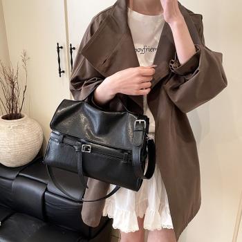 冬季新款韓版大容量郵差包包女式高階感百搭單肩包時尚通勤斜挎包