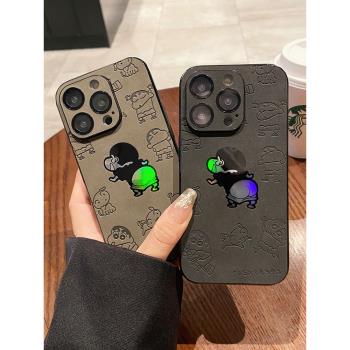 漸變自帶鏡頭膜適用iPhone15promax手機殼蘋果14pro卡通蠟筆小新iPhone13四角防摔12男女11高階感男女保護套