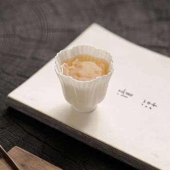甜白玉瓷茶杯德化白瓷花口杯家用薄胎品茗杯功夫茶具手工單杯