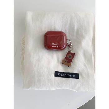 簡約酒紅色波點英文新年airpods4代保護套1/2代適用蘋果無線藍牙耳機殼airpods3代防摔矽膠軟盒pro2潮柿子熊