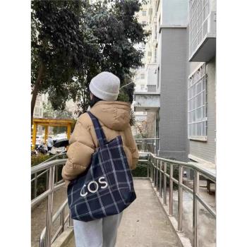 COS帆布托特包2025秋冬新款時尚腋下大容量通勤手提單肩購物袋包