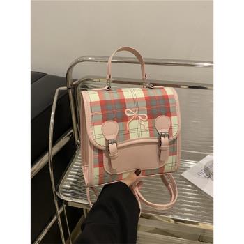 休閑百搭格子女雙肩包2024新款出遊旅行後揹包撞色時髦手提小書包