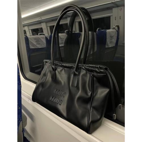 小眾設計包包女2025新款百搭軟皮大容量抽繩托特包單肩腋下購物包