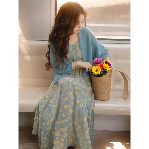 大碼胖mm開春穿搭一整套針織開衫搭配碎花吊帶連衣裙女高級感套裝