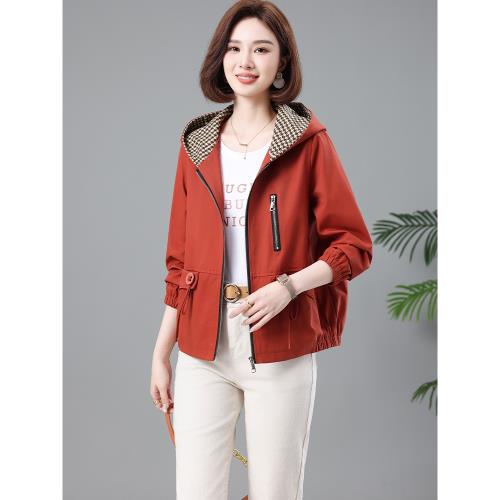 休閑中老年媽媽連帽短外套女2025春秋季新款大碼寬松減齡夾克外衣