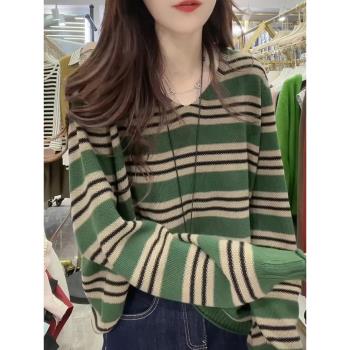300斤特大碼胖mm綠色條紋針織上衣女春季休閑慵懶風套頭打底顯瘦