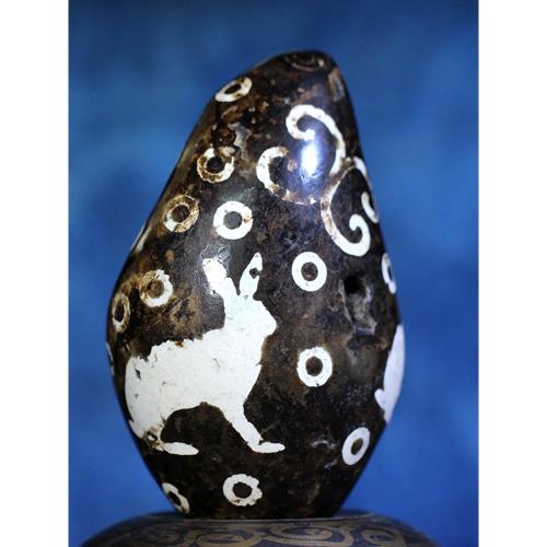 圣飾奇緣 天然真品西藏廟供院供老礦瑪瑙 兔生肖蓮花三十六眼擺件