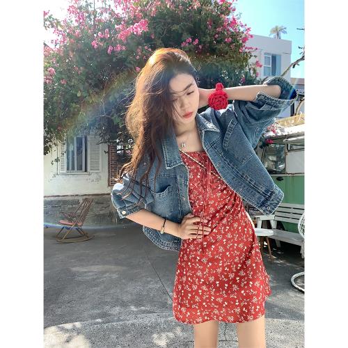 曾小咸 復古茶歇紅色碎花方領短袖連衣裙女夏季收腰顯瘦短裙裙子