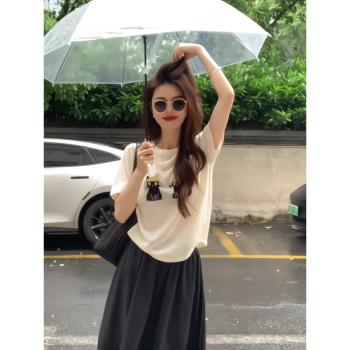 韓系白色卡通印花正肩短袖t恤女夏季不規則冰絲針織修身短款上衣