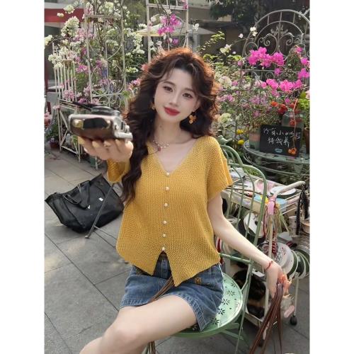 (免運)法式黃色小香風v領短袖正肩t恤女夏季小個子冰絲針織短款開叉上衣