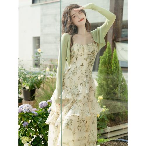 (免運)法式純欲風夏季碎花吊帶連衣裙2025新款女春秋小清新針織衫兩件套