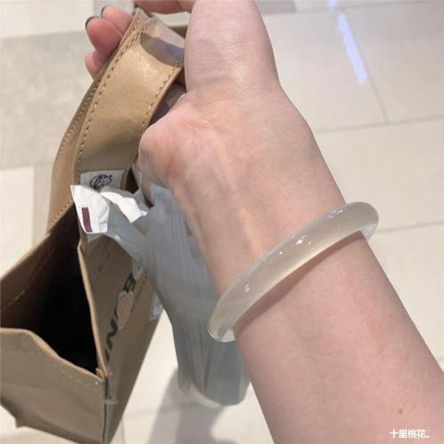 天然玉髓瑪瑙手鐲女細圓條美人鐲子瑪瑙高冰透冰種叮當荔枝凍閨蜜