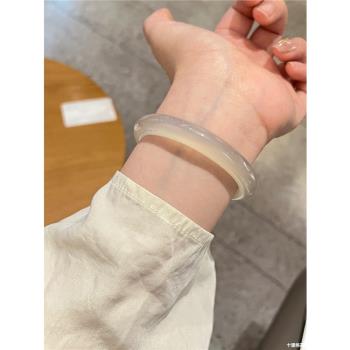 冰透白月光天然白冰瑪瑙手鐲女高冰香檳金色圓條馬料冰種玉髓手鐲